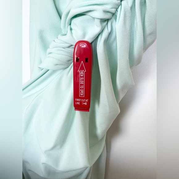 Ieena by Mac Duggal Women's Mint Ruched Off-The-Shoulder Midi Dress 004 - Picture 4 of 7